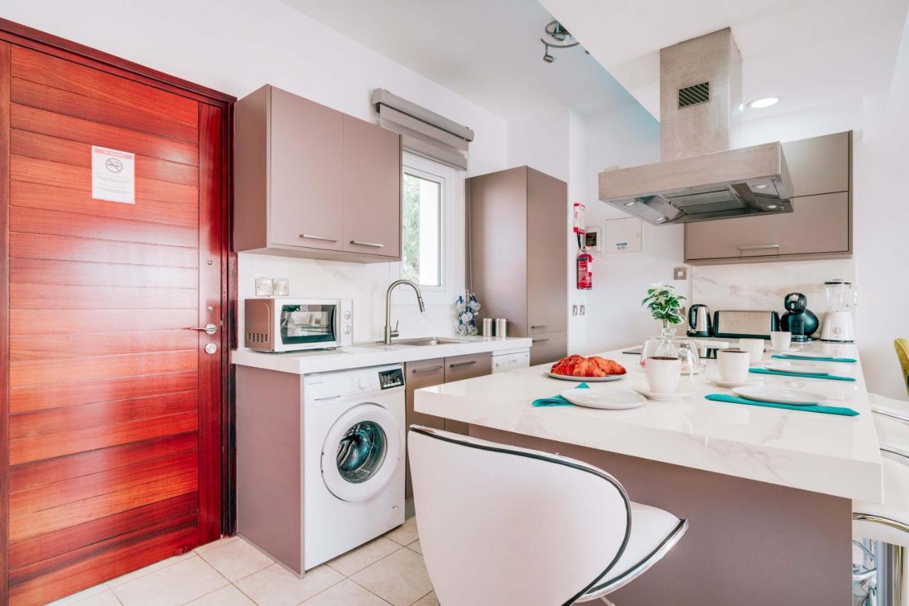 Villa Pant Poly Protaras Exteriör bild