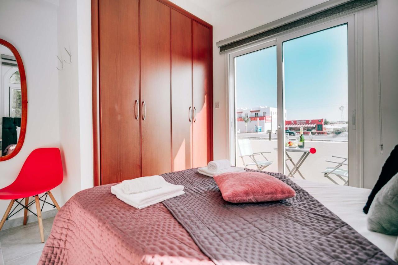 Villa Pant Poly Protaras Exteriör bild